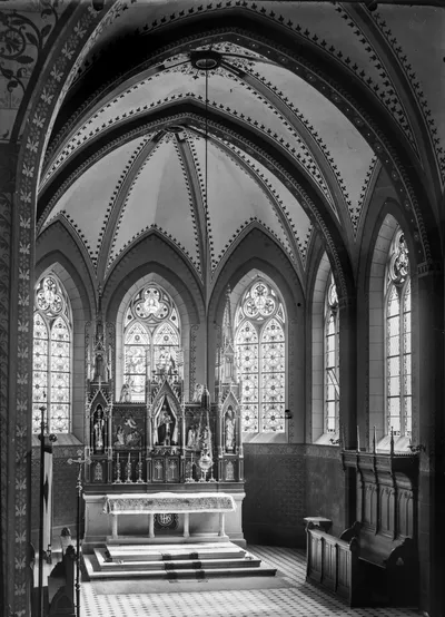 Chor mit Altar von St. Bonifazius